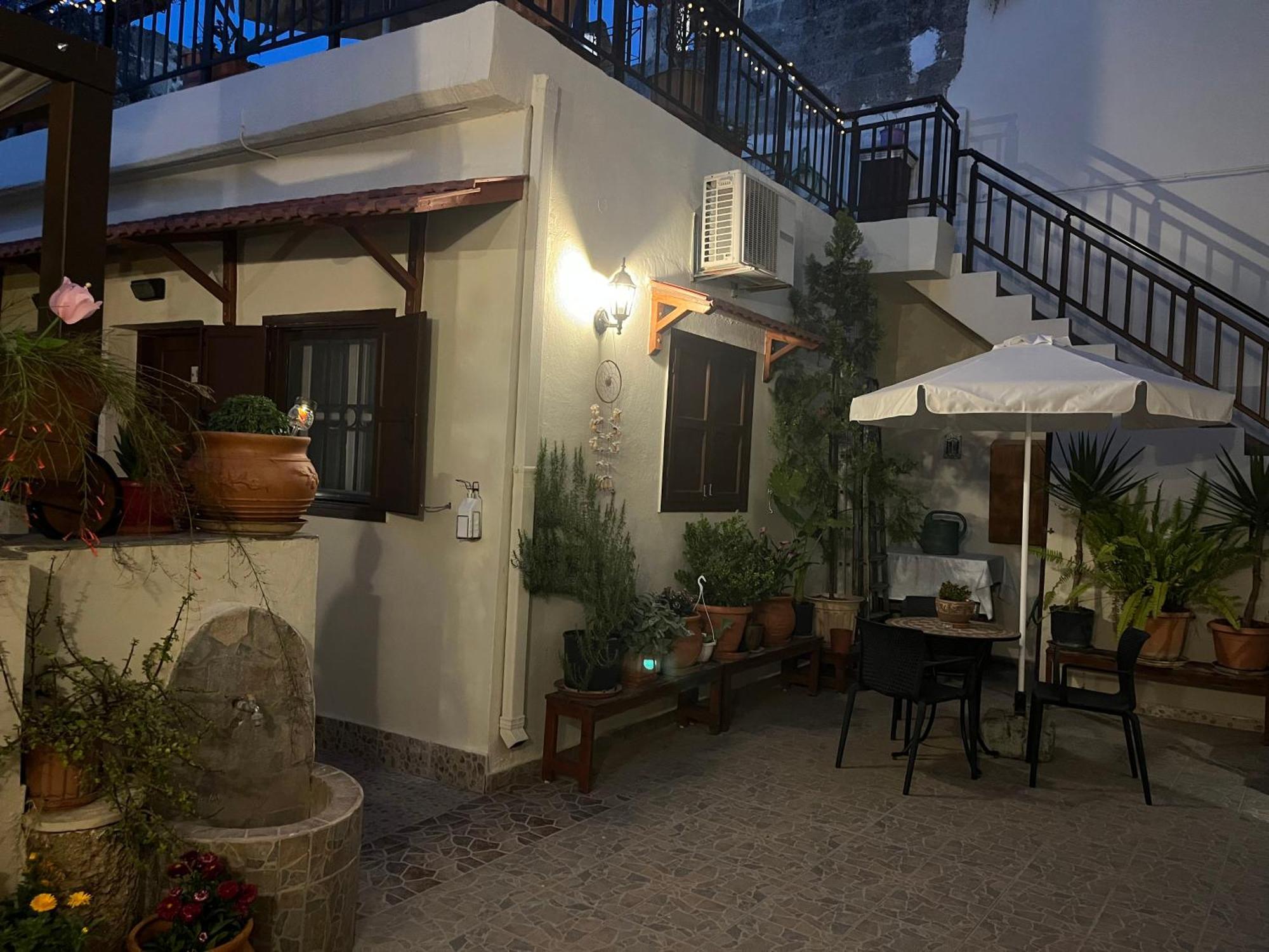Eleni Rooms Rhodes City ภายนอก รูปภาพ